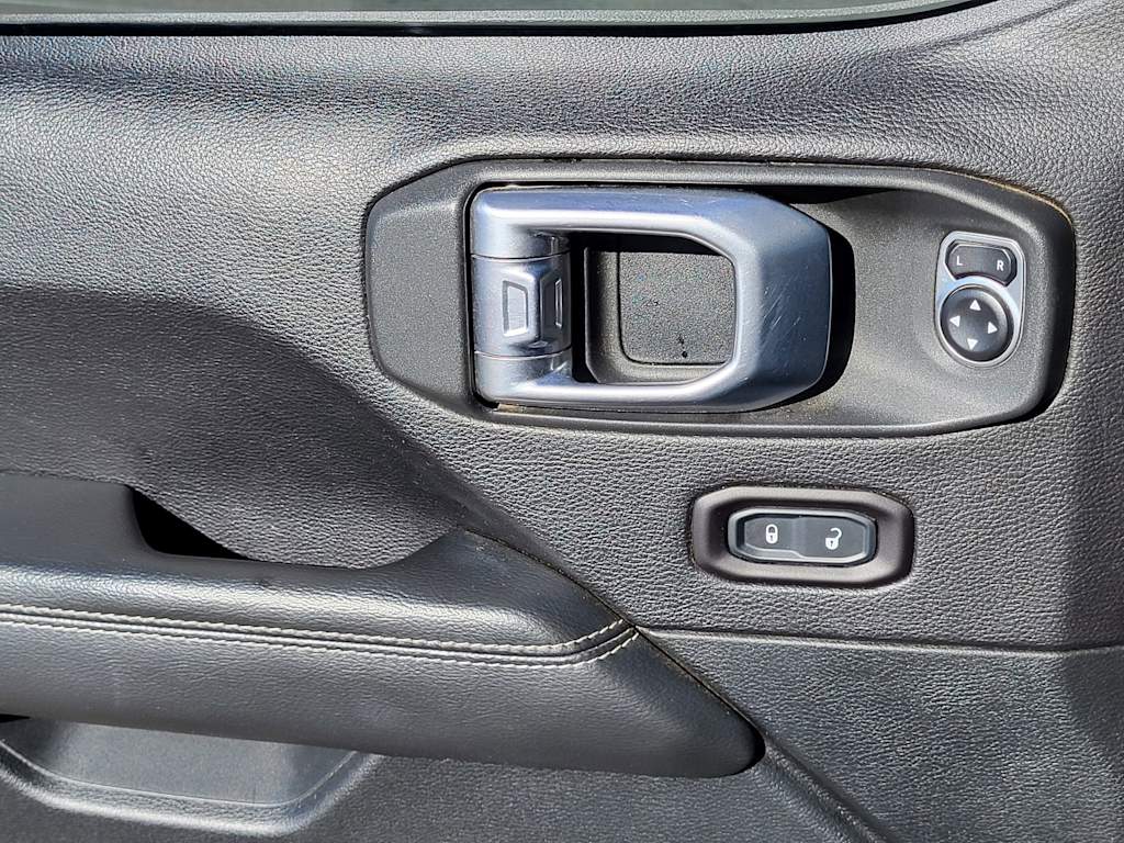 Thumbnail: 2020 Jeep Gladiator - 22