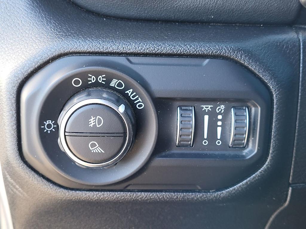 Thumbnail: 2020 Jeep Gladiator - 25