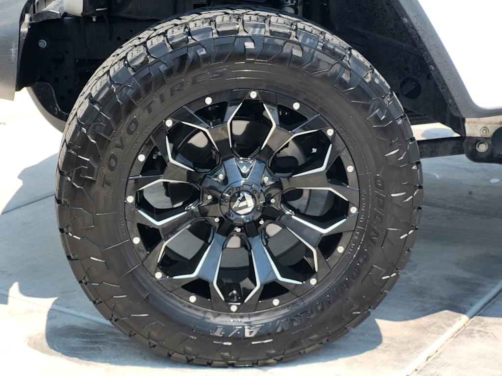 Thumbnail: 2023 Jeep Gladiator - 19