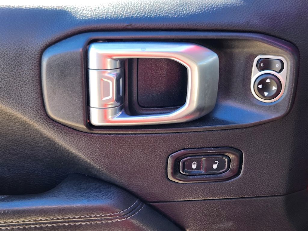 Thumbnail: 2020 Jeep Gladiator - 21