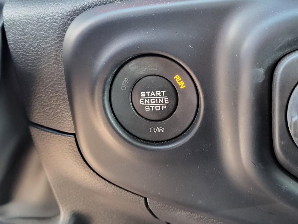 Thumbnail: 2023 Jeep Gladiator - 28