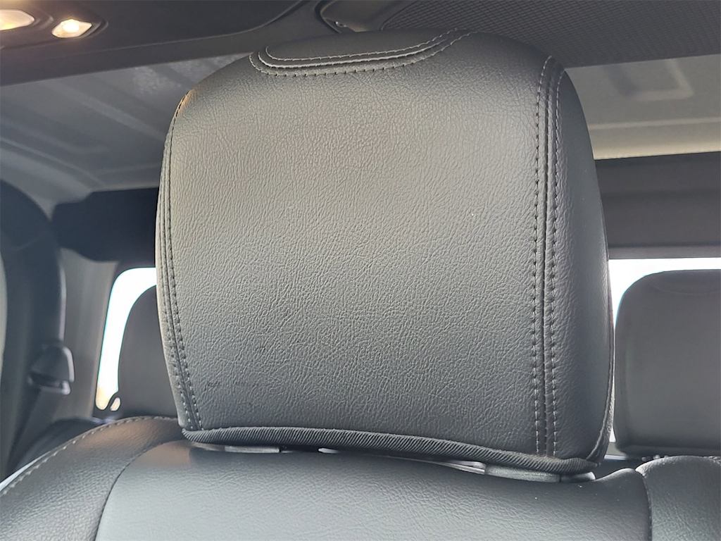 Thumbnail: 2022 Jeep Gladiator - 10