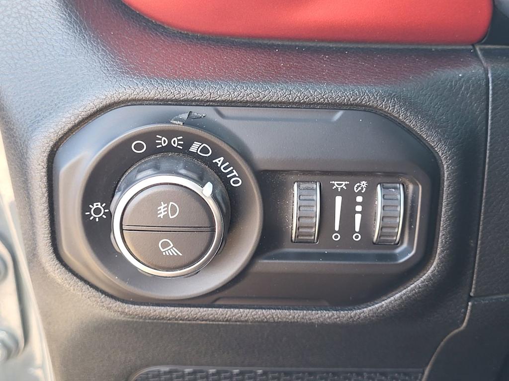 Thumbnail: 2020 Jeep Gladiator - 28