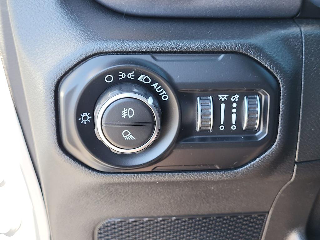 Thumbnail: 2020 Jeep Gladiator - 21