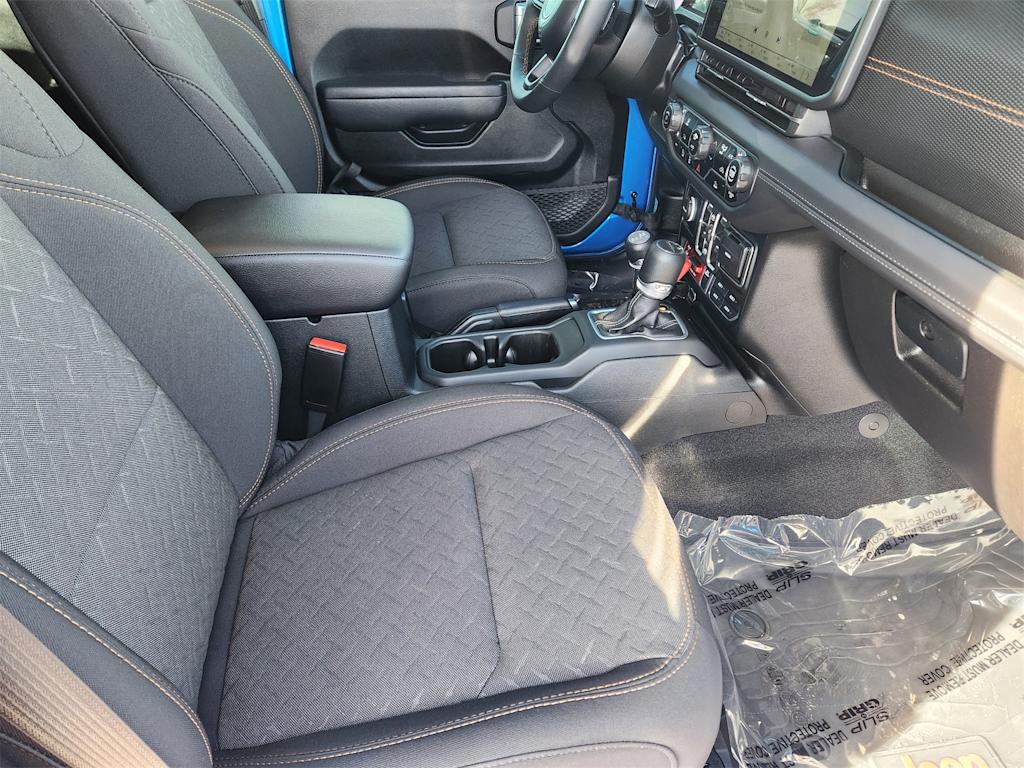 Thumbnail: 2024 Jeep Gladiator - 11