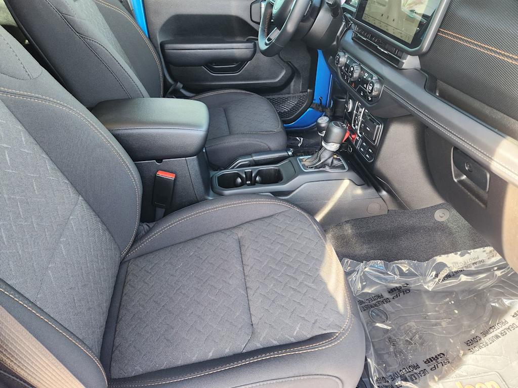 Thumbnail: 2024 Jeep Gladiator - 11