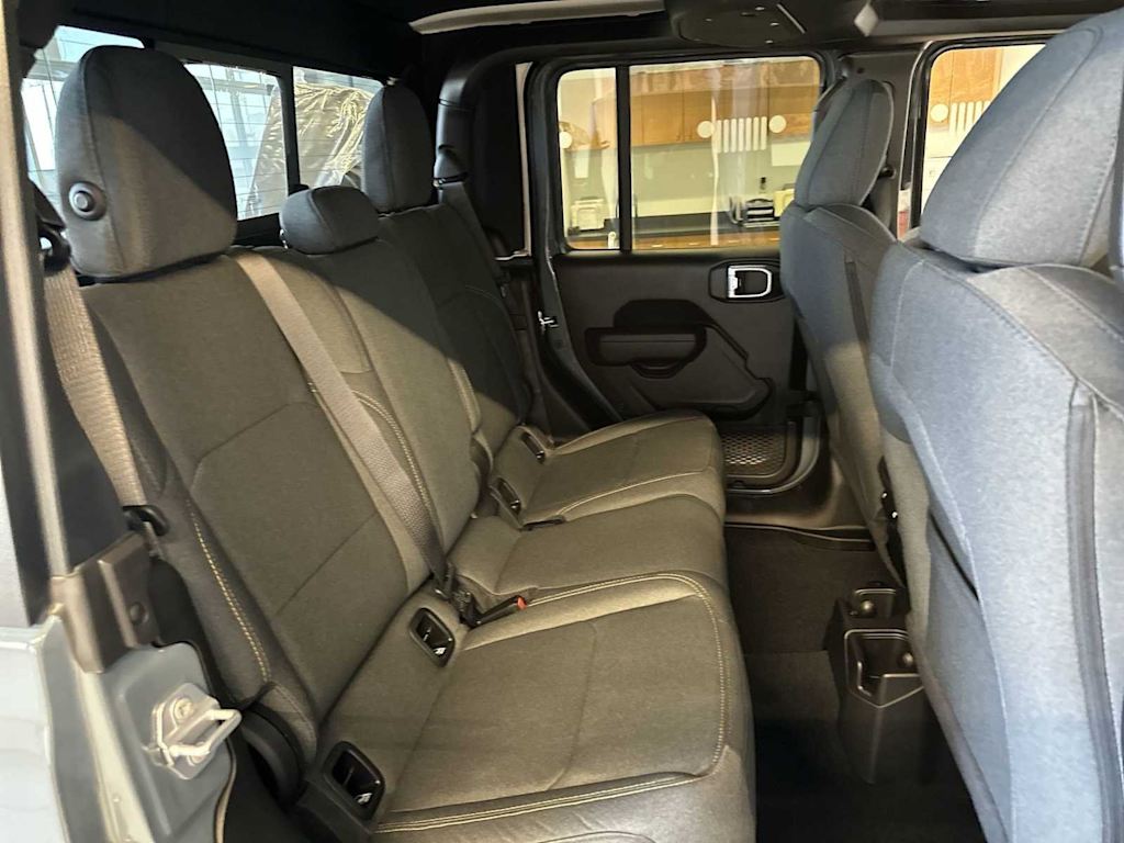 Thumbnail: 2025 Jeep Gladiator - 29