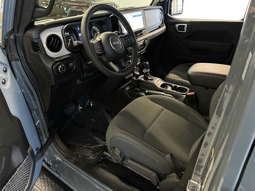 Thumbnail: 2025 Jeep Gladiator - 10