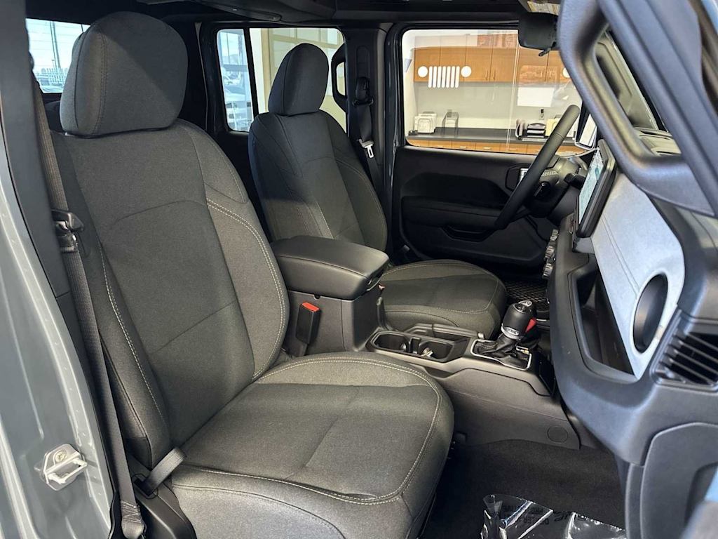 Thumbnail: 2025 Jeep Gladiator - 30