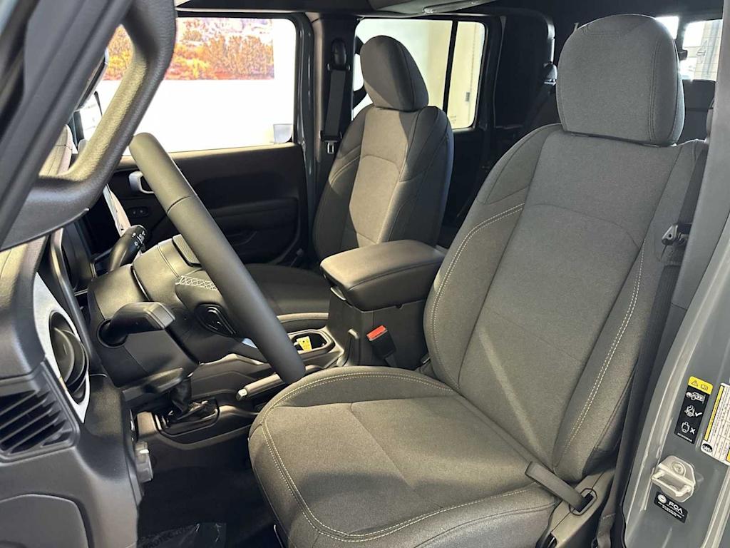 Thumbnail: 2025 Jeep Gladiator - 11