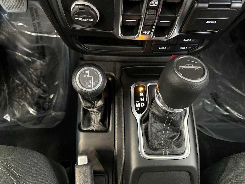 Thumbnail: 2025 Jeep Gladiator - 14