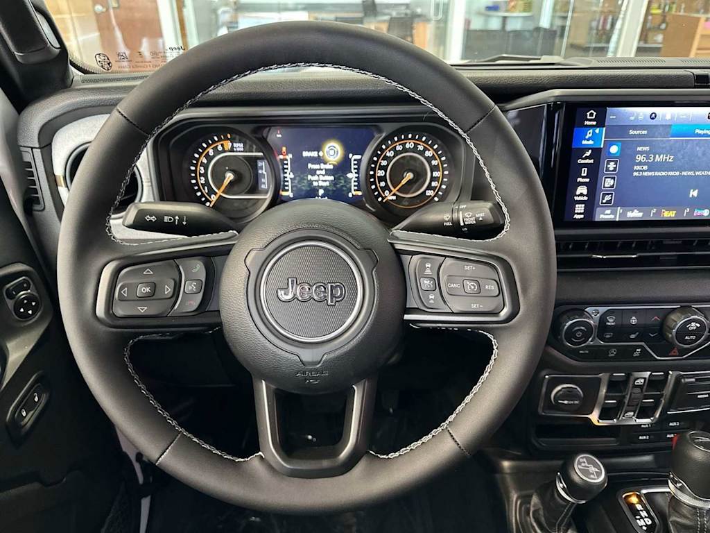 Thumbnail: 2025 Jeep Gladiator - 9