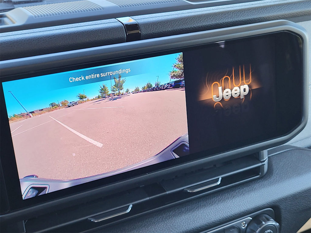 Thumbnail: 2025 Jeep Gladiator - 16