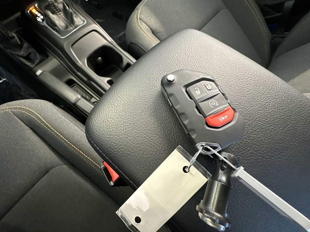 Thumbnail: 2025 Jeep Gladiator - 17