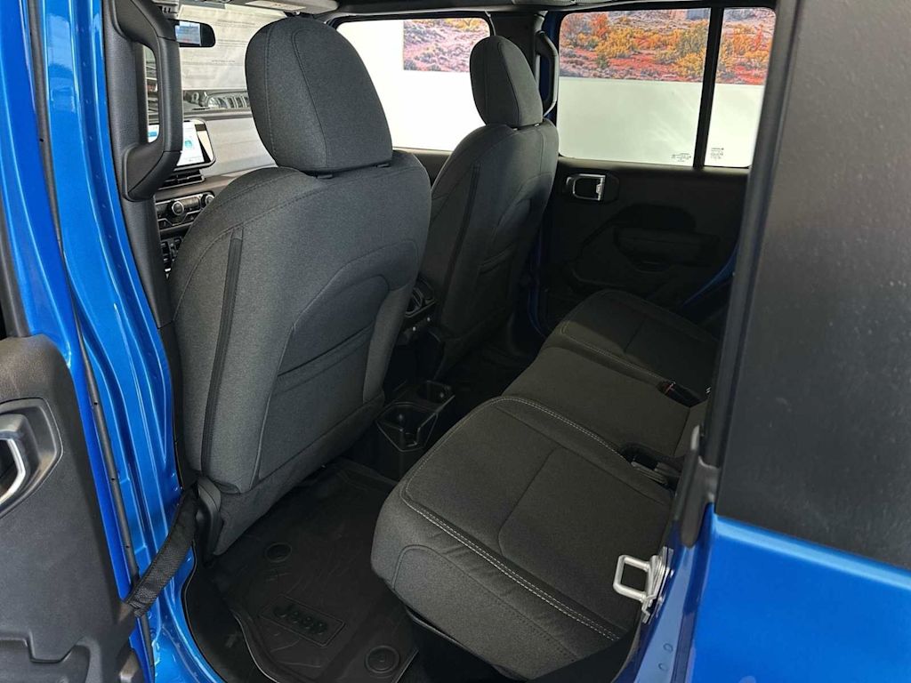 Thumbnail: 2025 Jeep Gladiator - 12