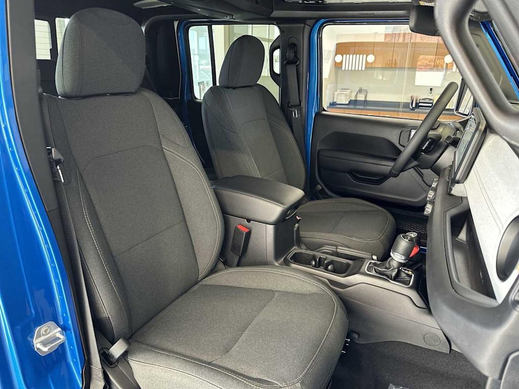 Thumbnail: 2025 Jeep Gladiator - 30