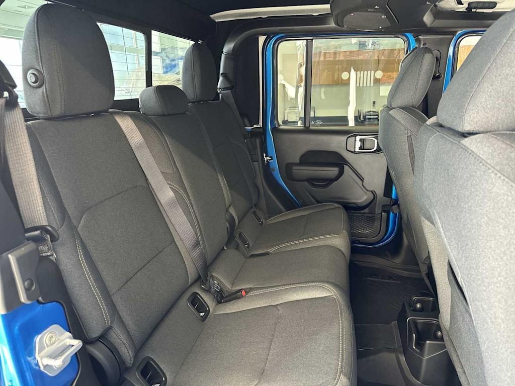 Thumbnail: 2025 Jeep Gladiator - 29