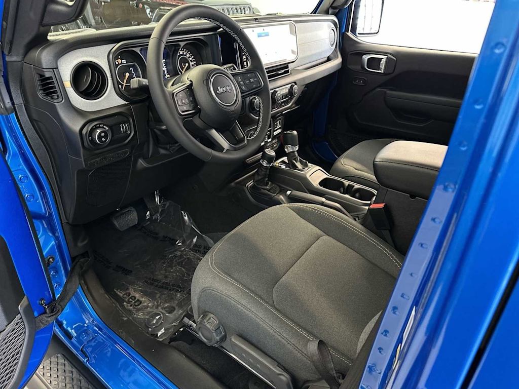 Thumbnail: 2025 Jeep Gladiator - 10