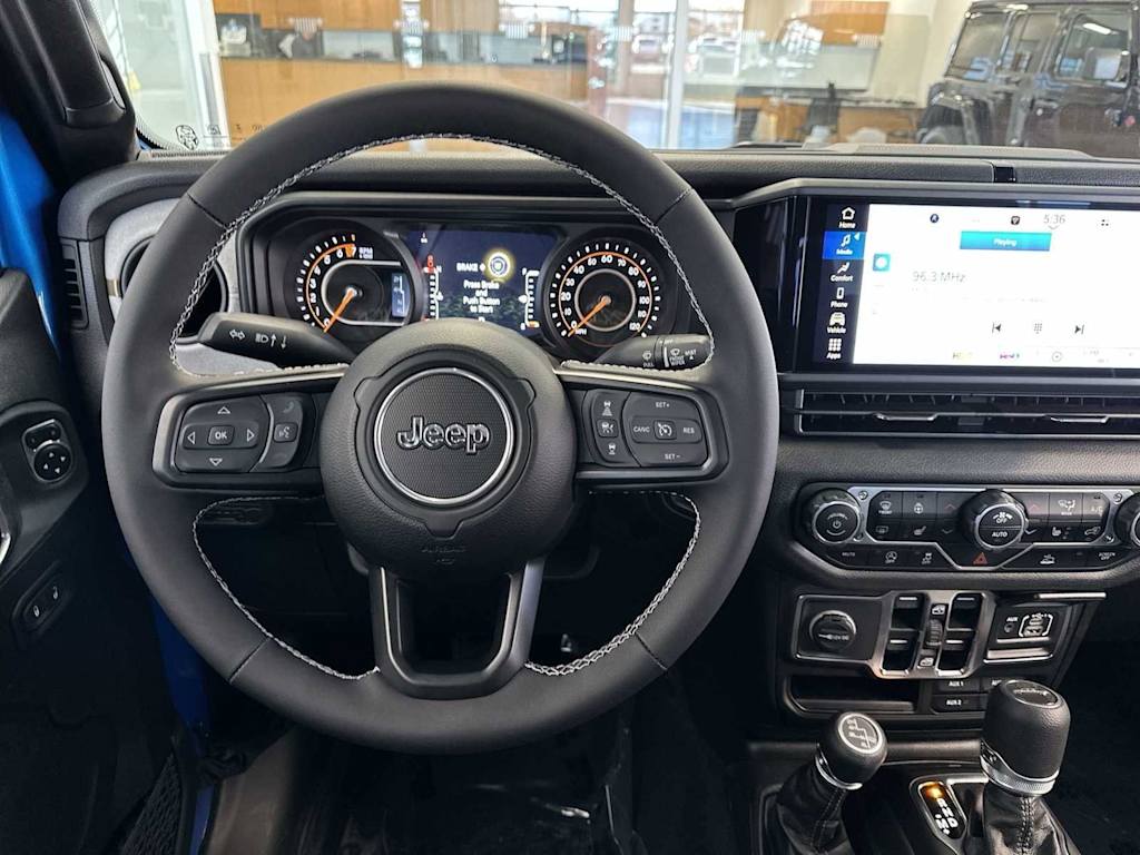 Thumbnail: 2025 Jeep Gladiator - 9