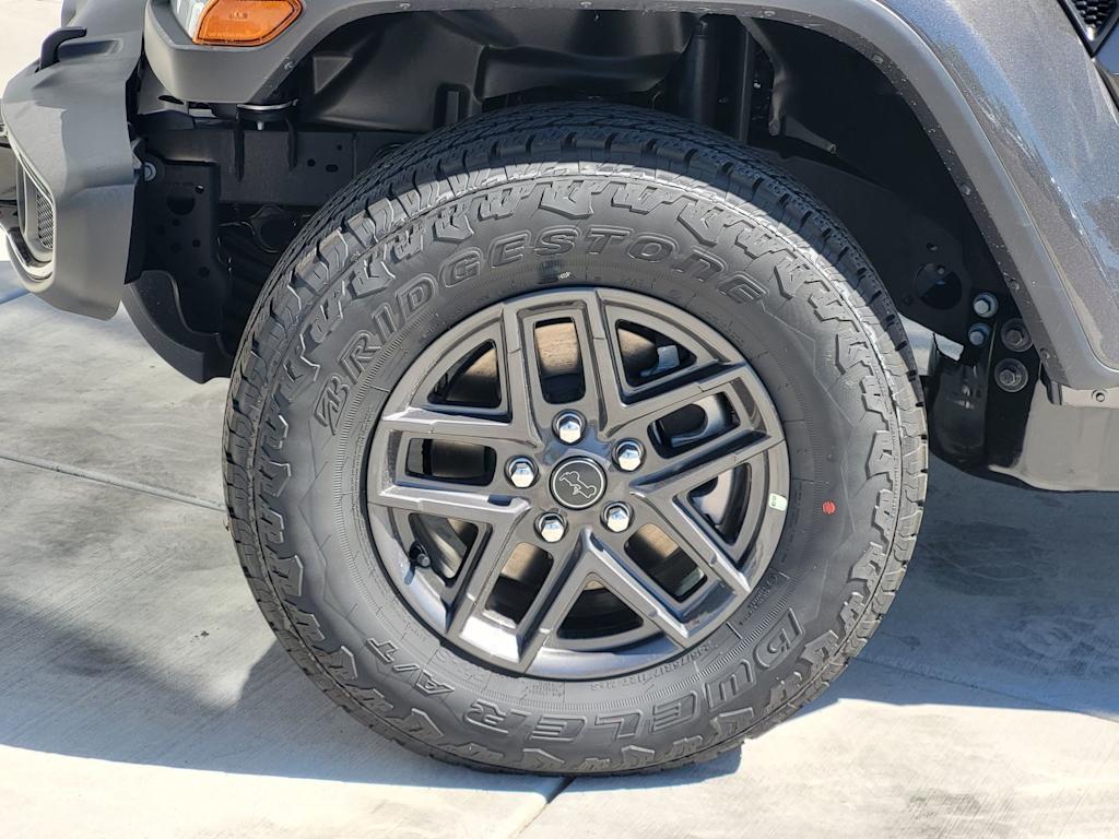 Thumbnail: 2026 Jeep Gladiator - 5