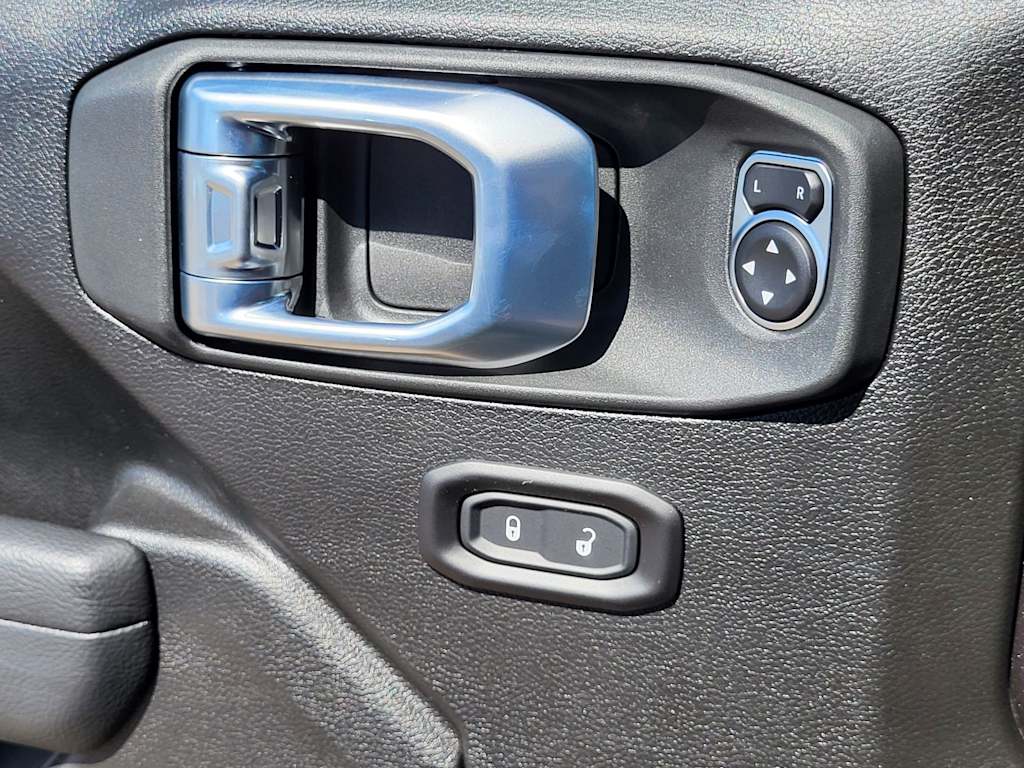 Thumbnail: 2026 Jeep Gladiator - 17