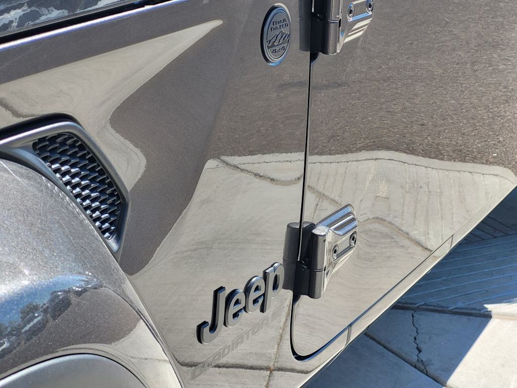 Thumbnail: 2026 Jeep Gladiator - 15