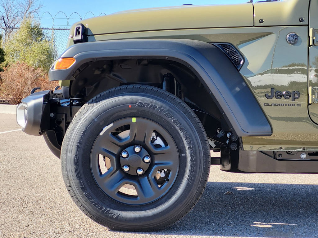Thumbnail: 2026 Jeep Gladiator - 4