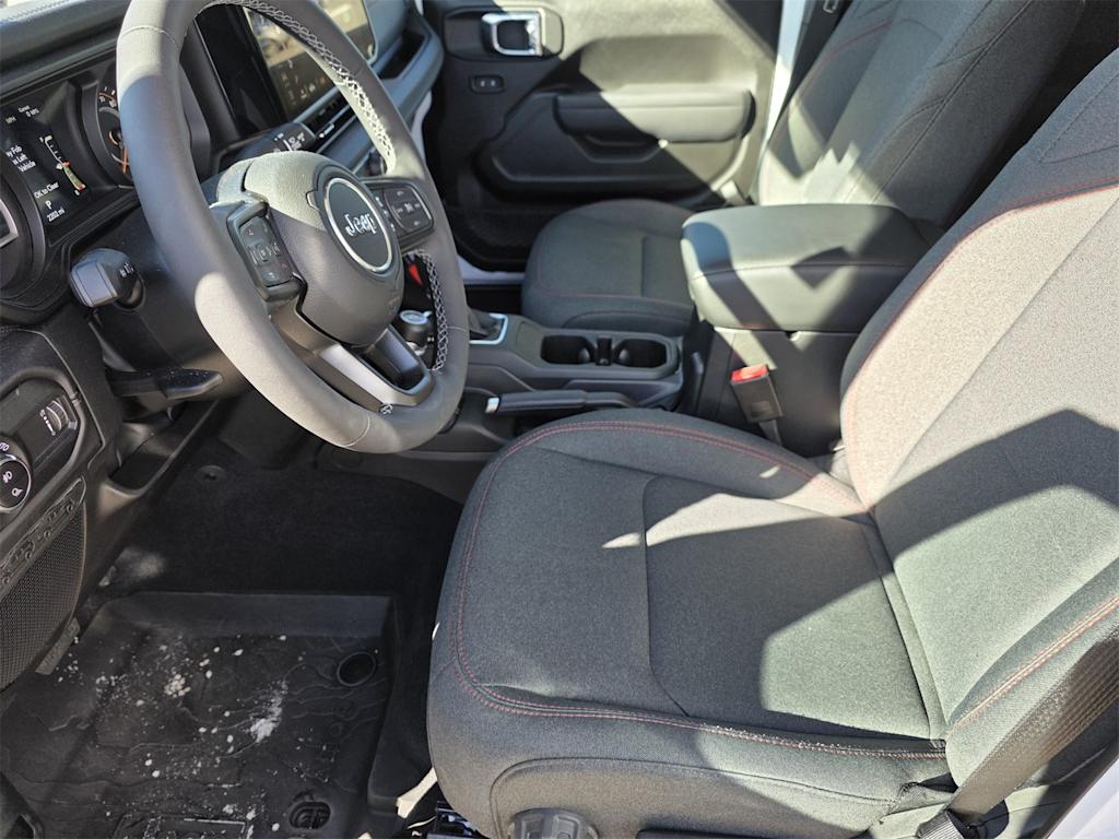 Thumbnail: 2025 Jeep Gladiator - 10