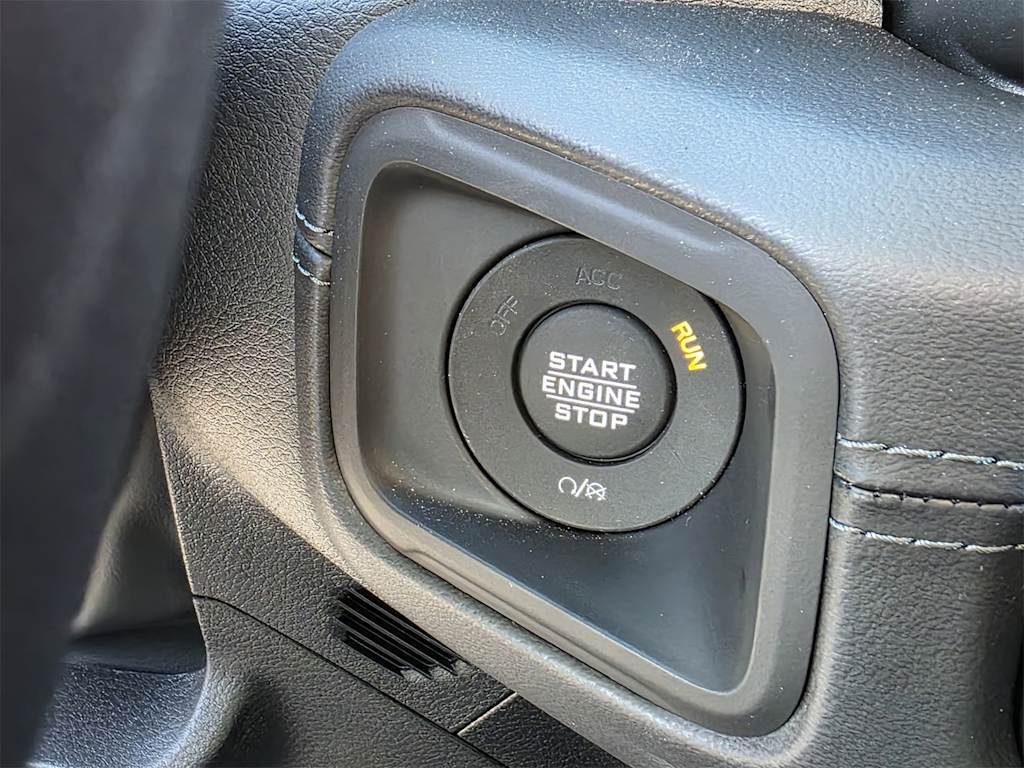 Thumbnail: 2025 Jeep Gladiator - 26