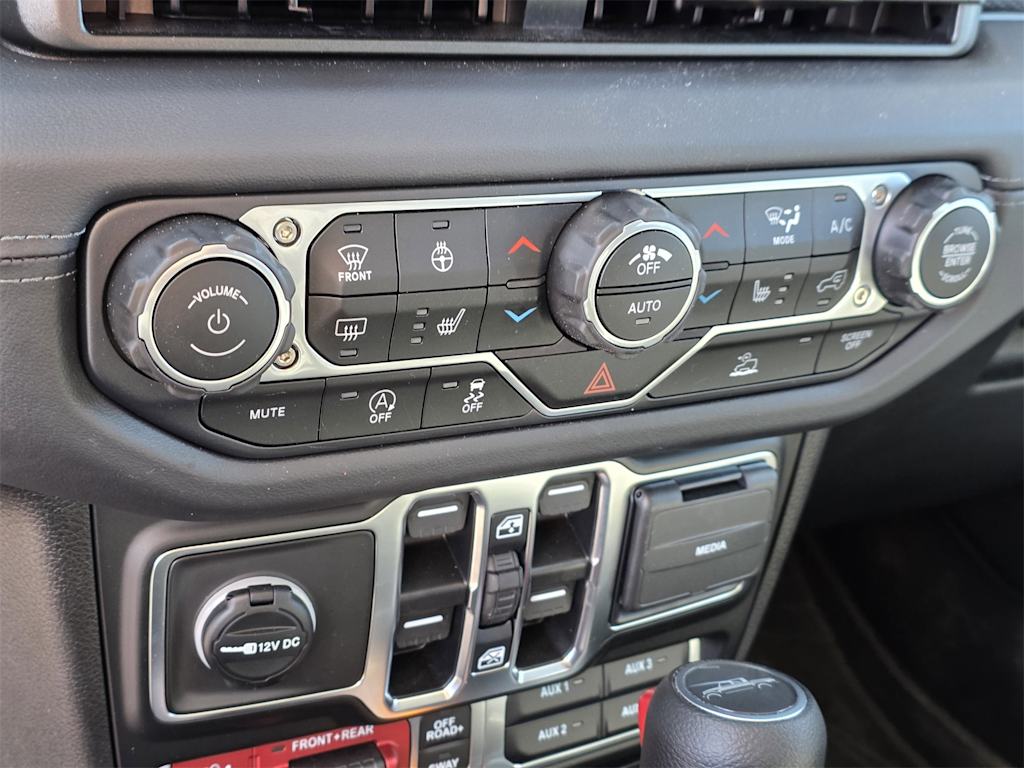 Thumbnail: 2025 Jeep Gladiator - 25