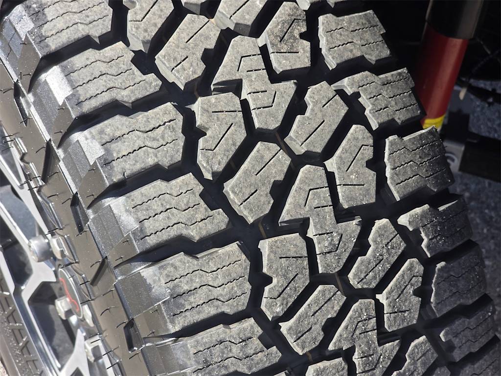 Thumbnail: 2025 Jeep Gladiator - 16