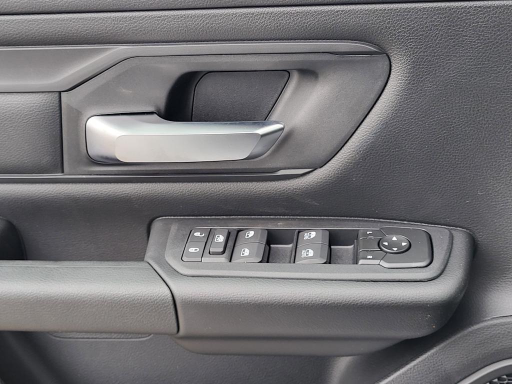 Thumbnail: 2026 RAM 1500 - 18