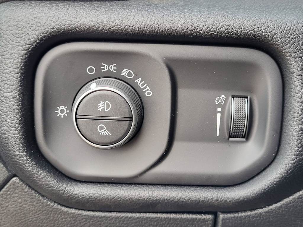 Thumbnail: 2026 RAM 1500 - 20