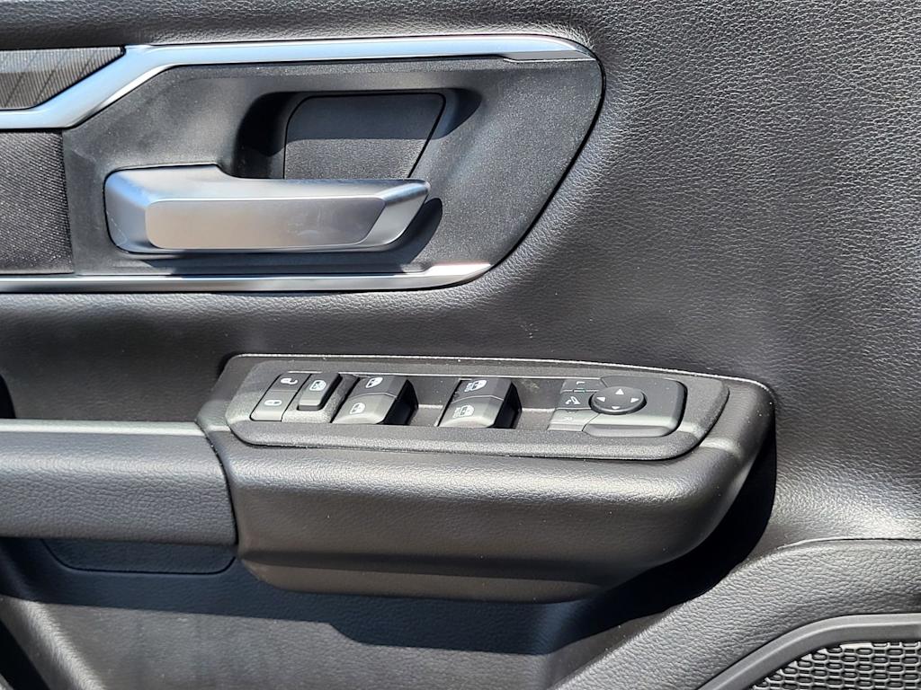 Thumbnail: 2026 RAM 1500 - 17