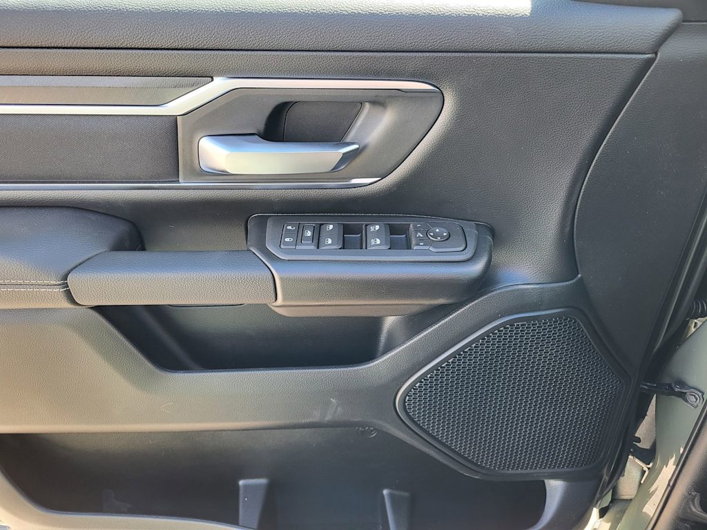 Thumbnail: 2026 RAM 1500 - 16