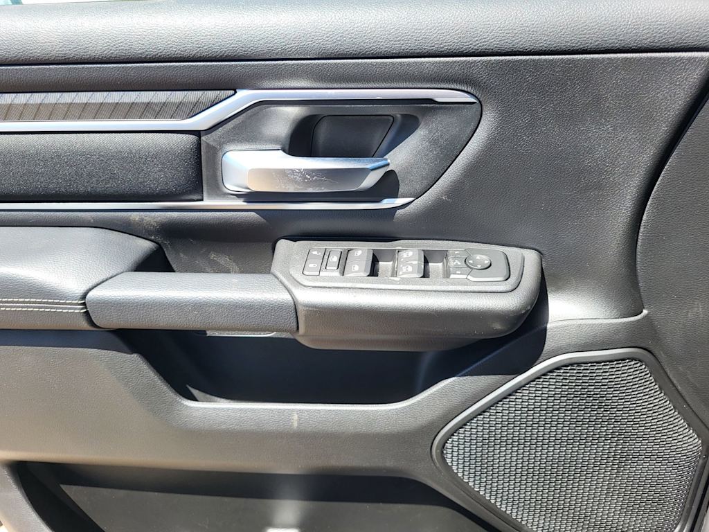 Thumbnail: 2026 RAM 1500 - 17