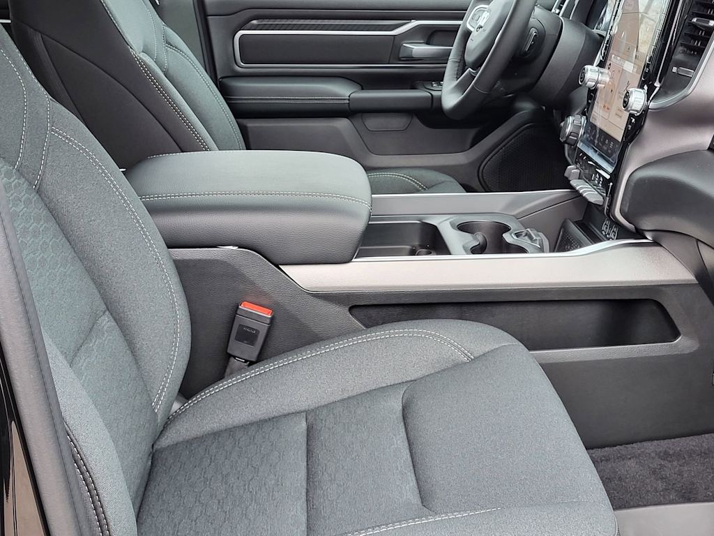 Thumbnail: 2026 RAM 1500 - 10