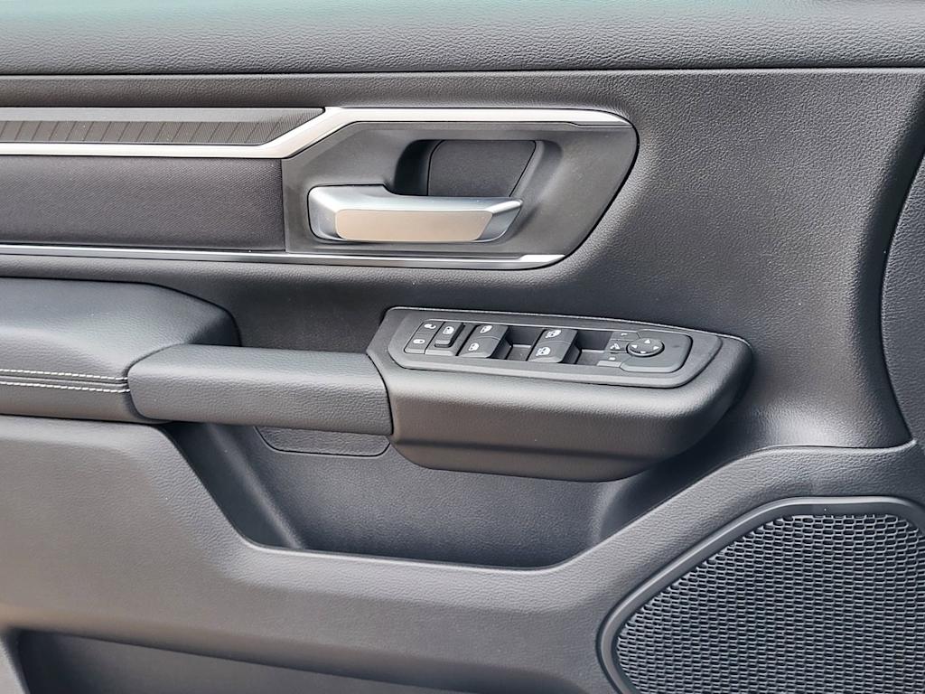 Thumbnail: 2026 RAM 1500 - 18