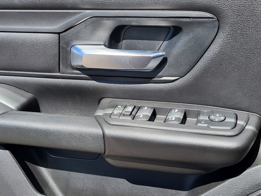 Thumbnail: 2026 RAM 1500 - 18