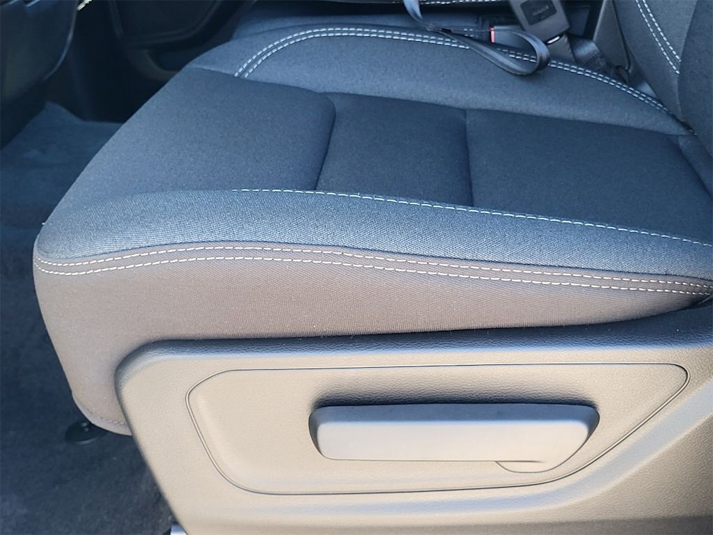 Thumbnail: 2026 RAM 1500 - 22