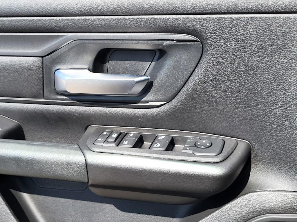 Thumbnail: 2026 RAM 1500 - 17