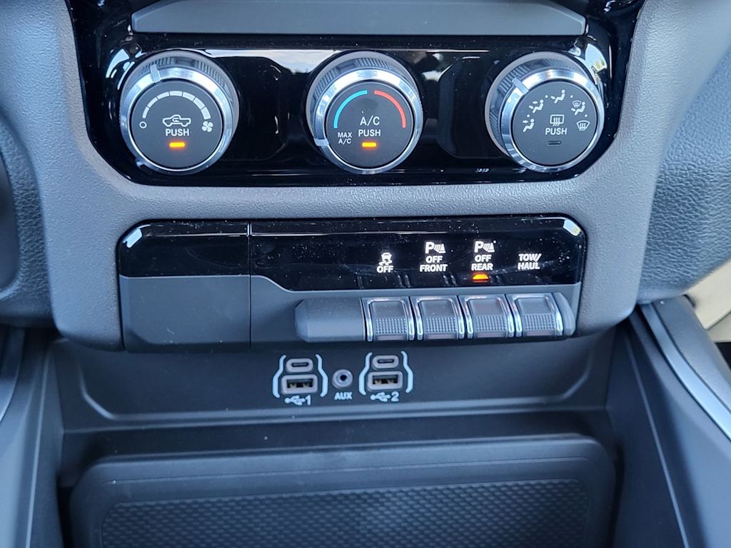 Thumbnail: 2026 RAM 1500 - 22
