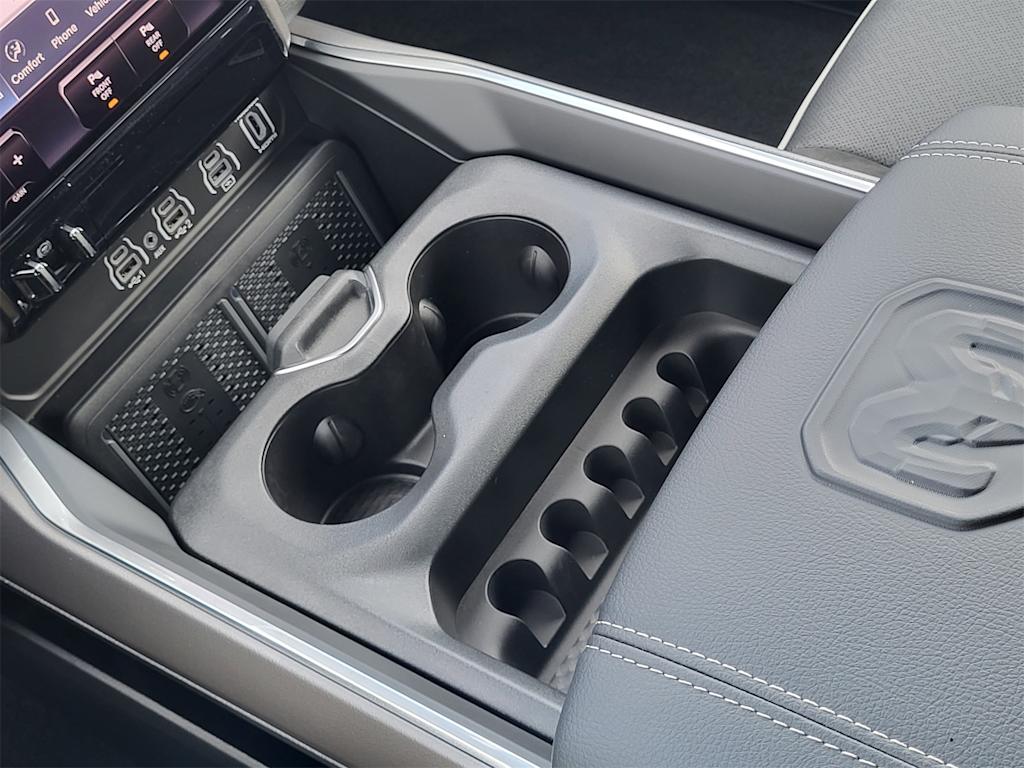 Thumbnail: 2026 RAM 1500 - 10