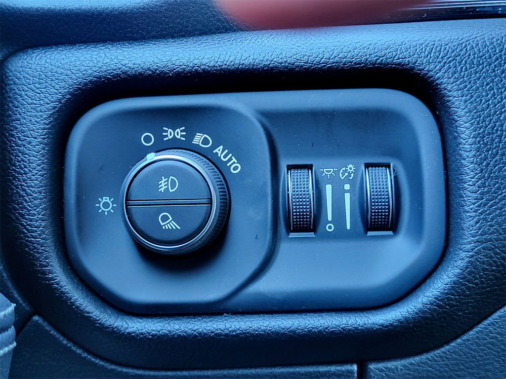 Thumbnail: 2026 RAM 1500 - 19