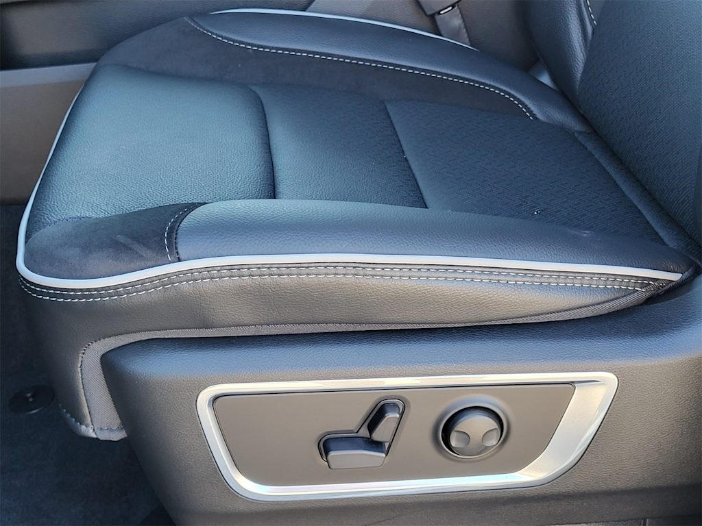 Thumbnail: 2026 RAM 1500 - 20