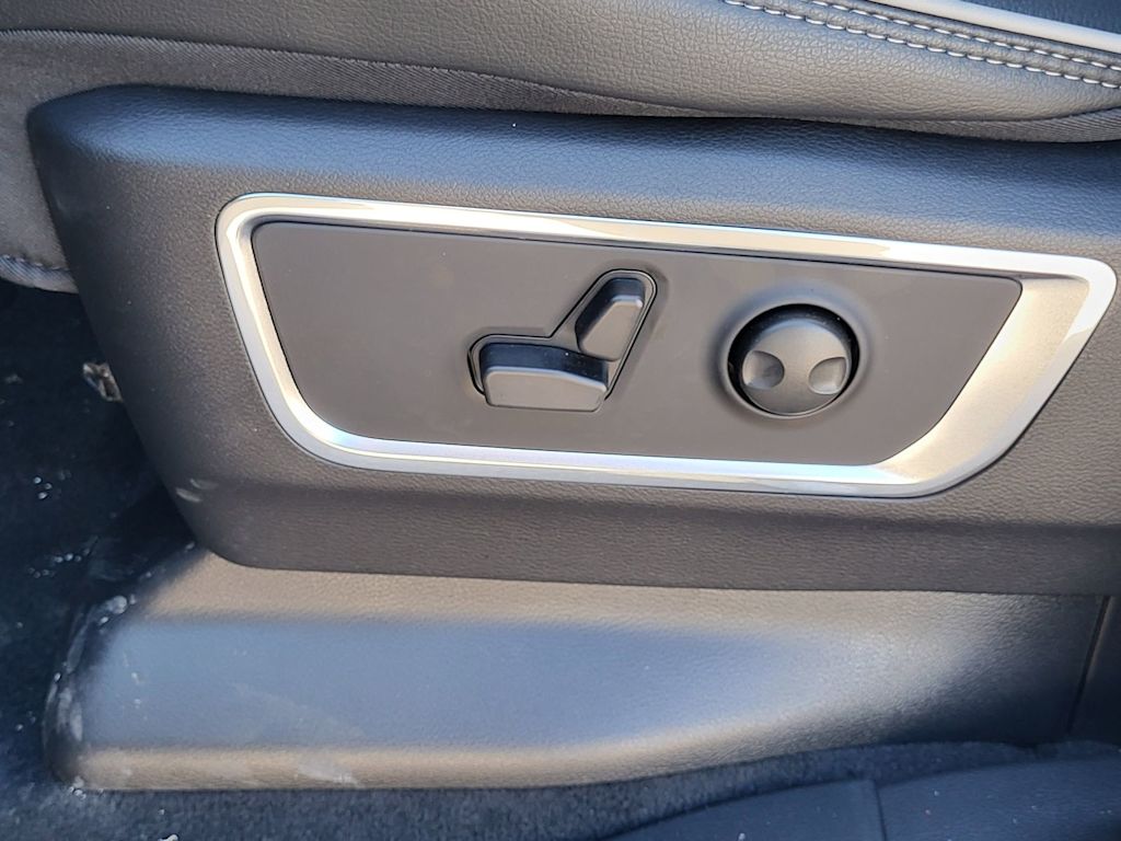 2026 RAM 1500 Laramie - Photo 17