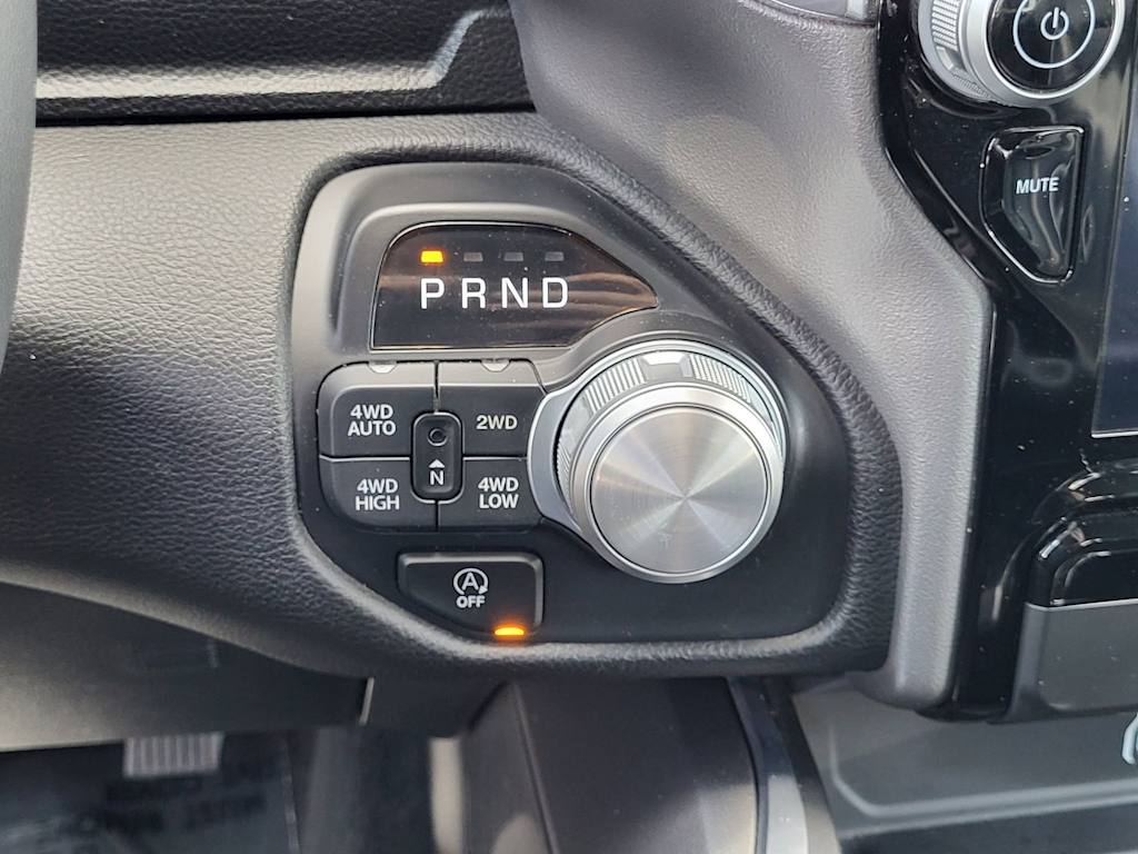 Thumbnail: 2025 RAM 1500 - 25