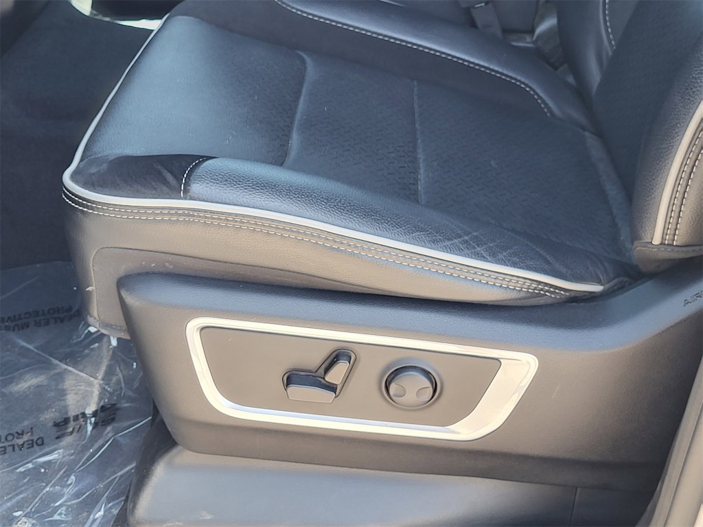 Thumbnail: 2025 RAM 1500 - 30