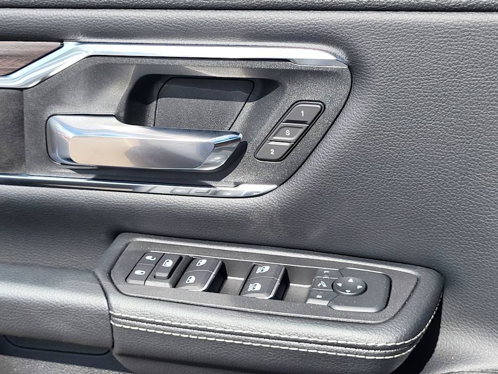 Thumbnail: 2026 RAM 1500 - 19