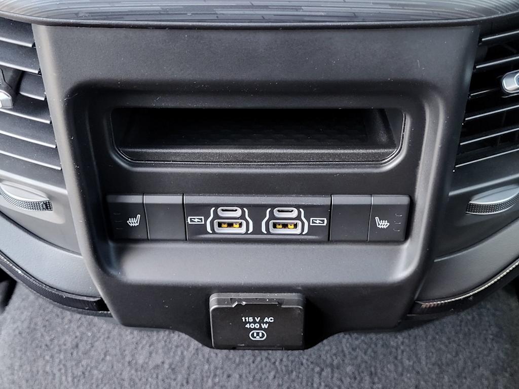 Thumbnail: 2025 RAM 1500 - 32